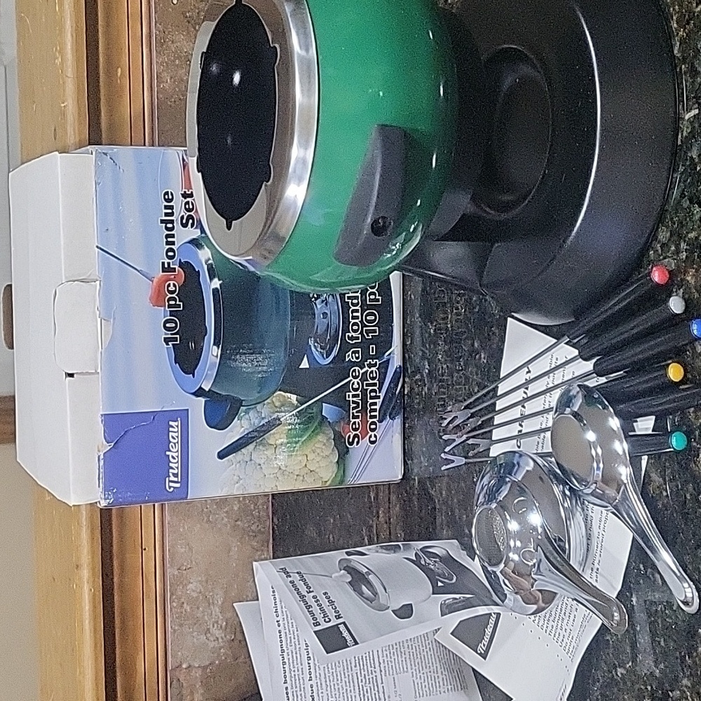 NIB Fondue Vintage Mid Century Modern Green 10pc Fondue Pot Set Retro
